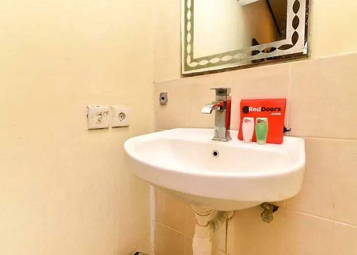 Hotel Reddoorz Near Ngurah Rai Airport Kuta Lombok